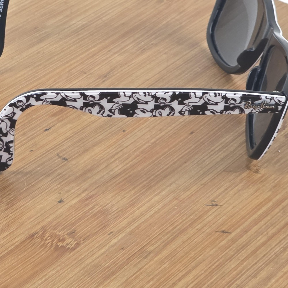 Ray-Ban RB2140 Wayfarer Sunglasses Mens Black Gray Disney Made Italy 1130/71 - Picture 10 of 16